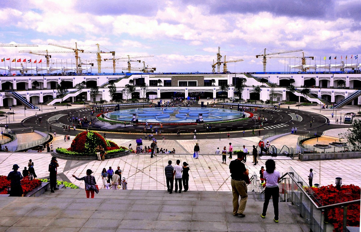 滇池国际会展屮心