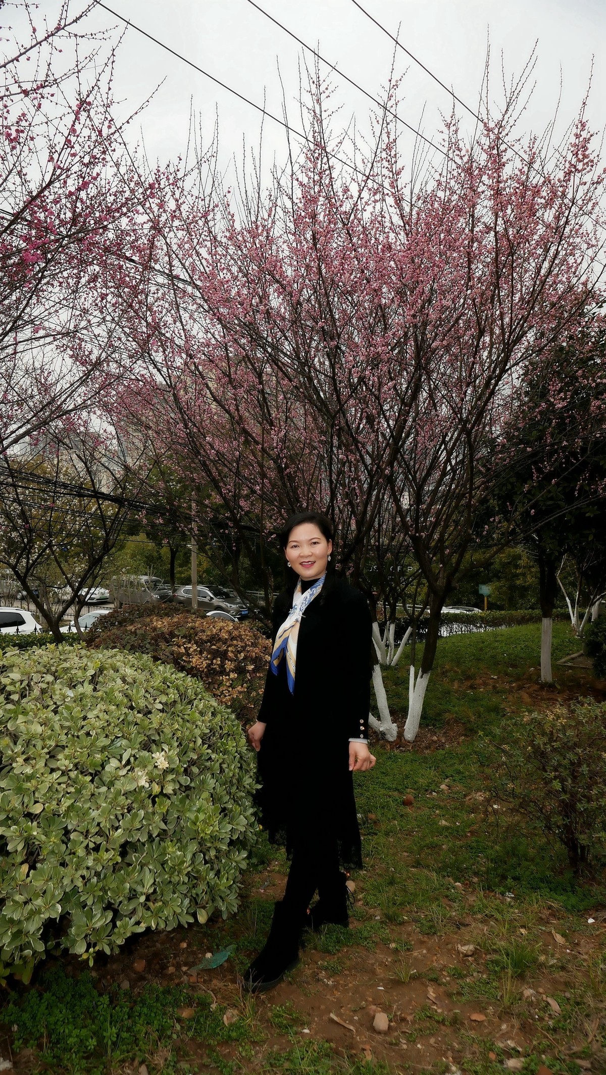 环境人像---江边小树林中的美女！