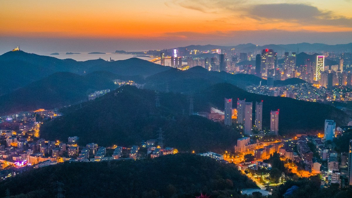 鸟瞰大连，万家灯火------