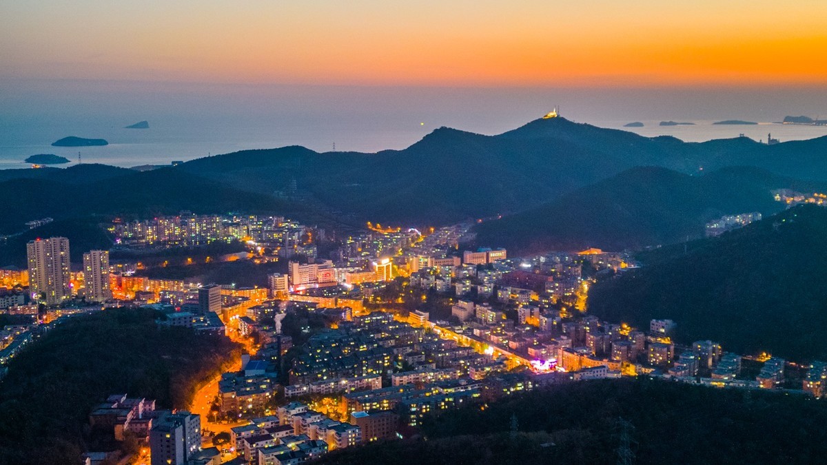 鸟瞰大连，万家灯火------