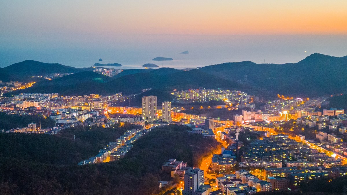 鸟瞰大连，万家灯火------