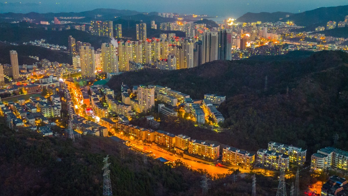 鸟瞰大连，万家灯火------