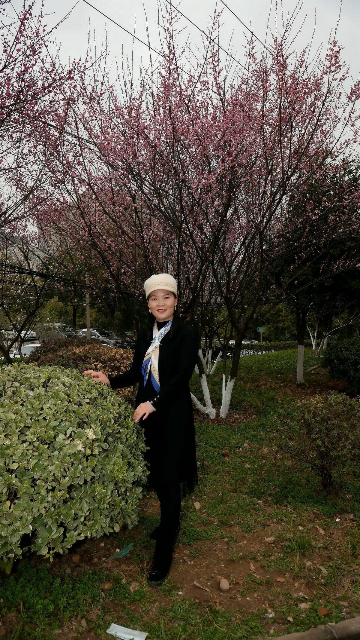 环境人像---江边小树林中的美女！