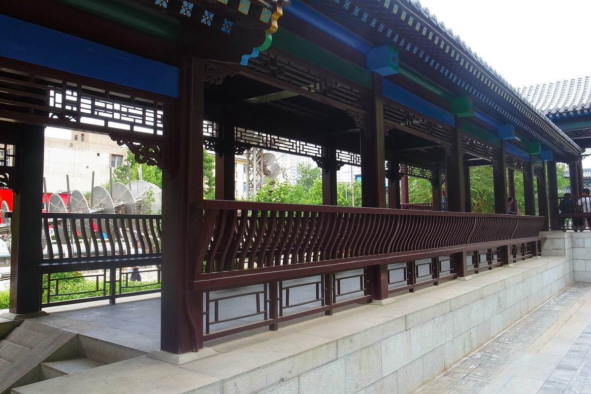 初夏·民心河畔