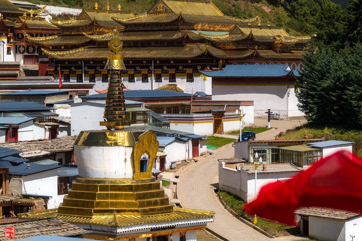 郎木寺是寺院，也是地名