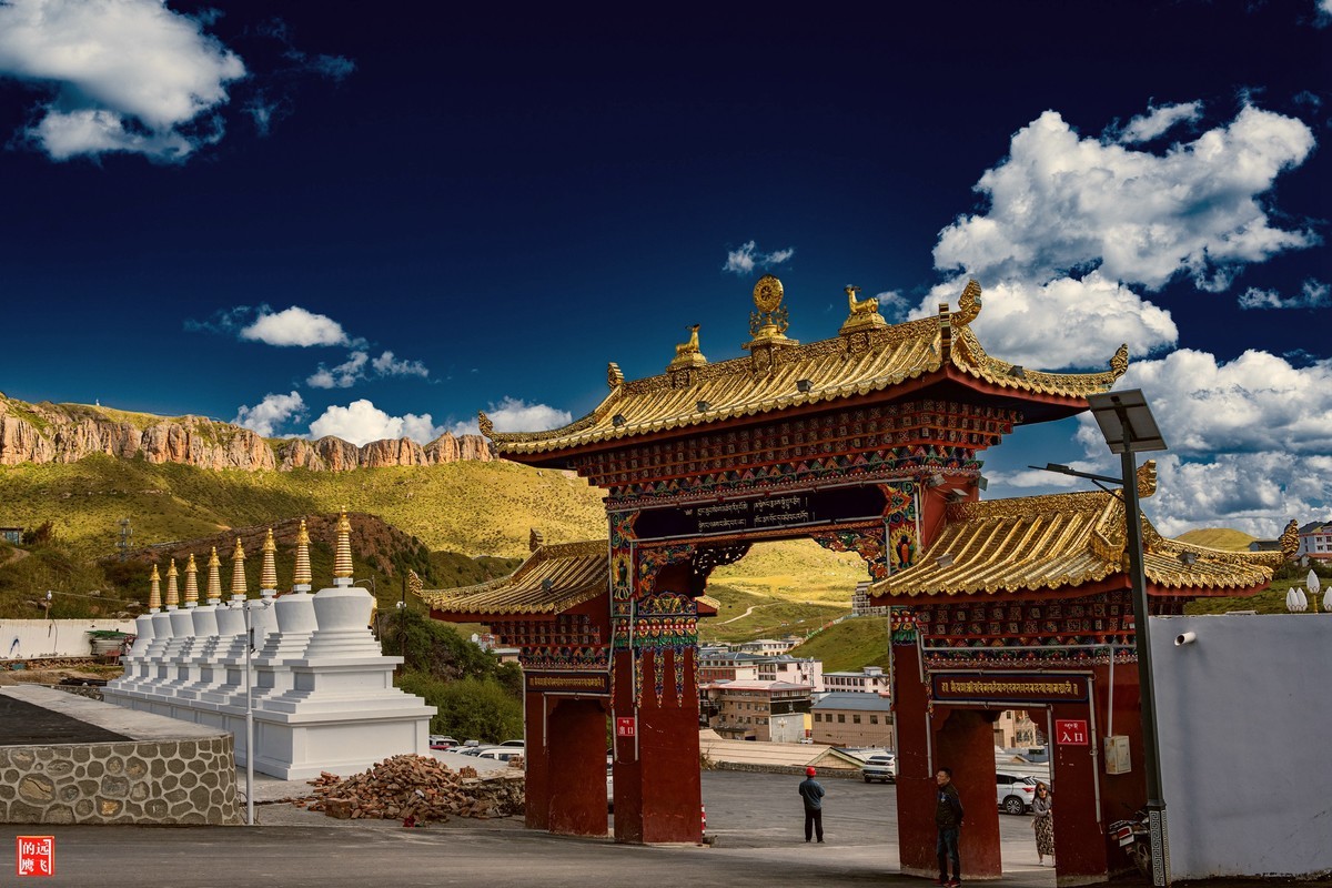 郎木寺是寺院，也是地名