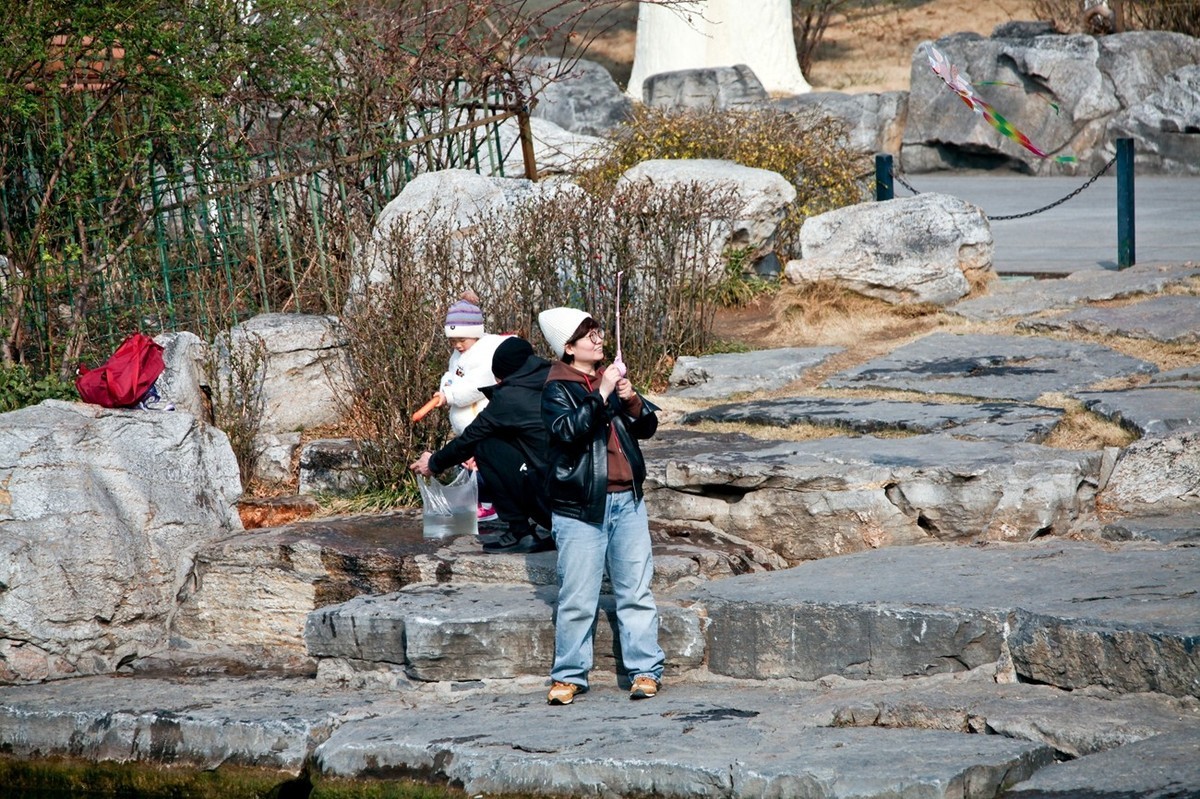 早春二月——明湖速写