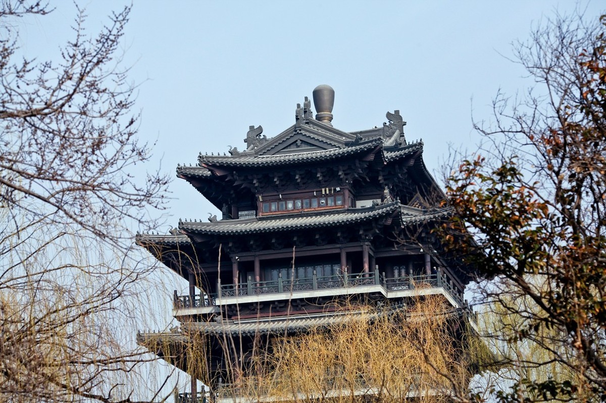 早春二月——明湖速写