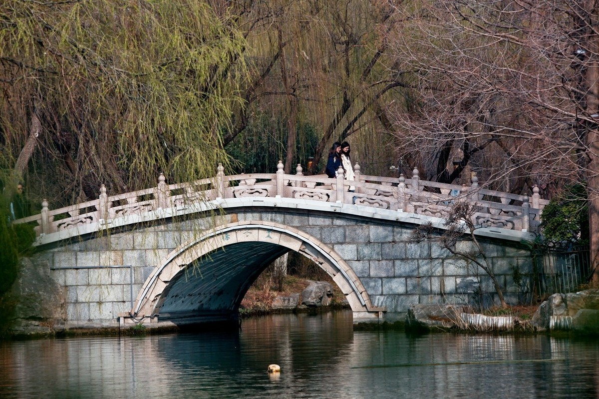 早春二月——明湖速写