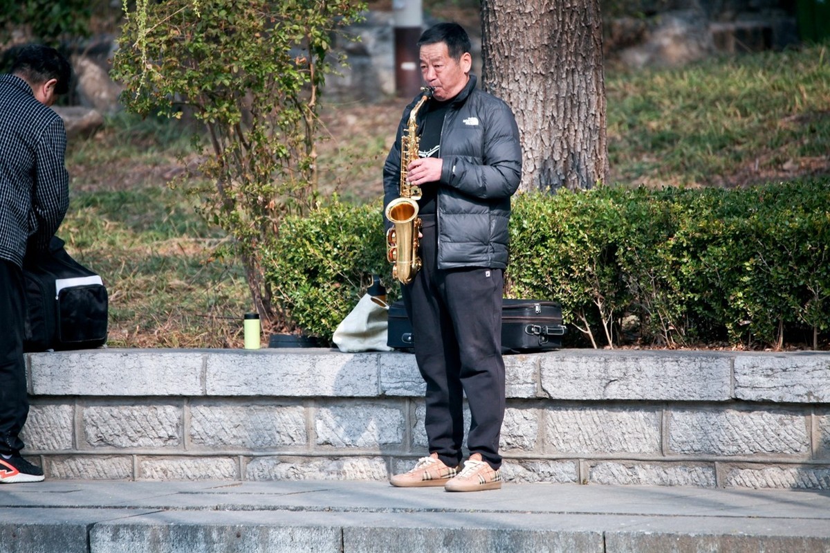 早春二月——明湖速写