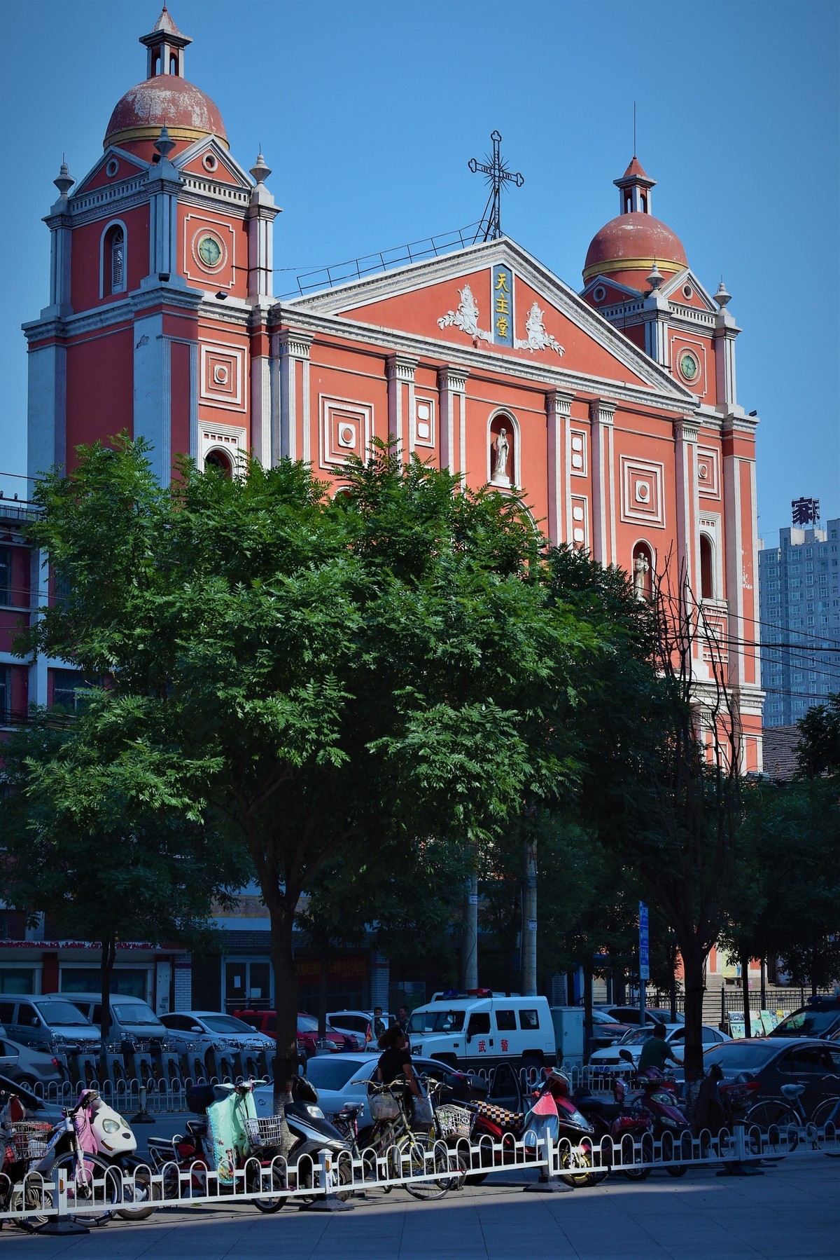 天主堂的今昔。