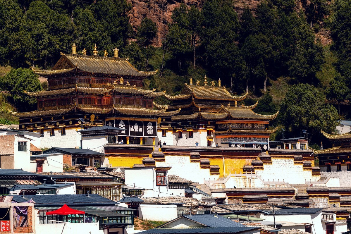 郎木寺是寺院，也是地名