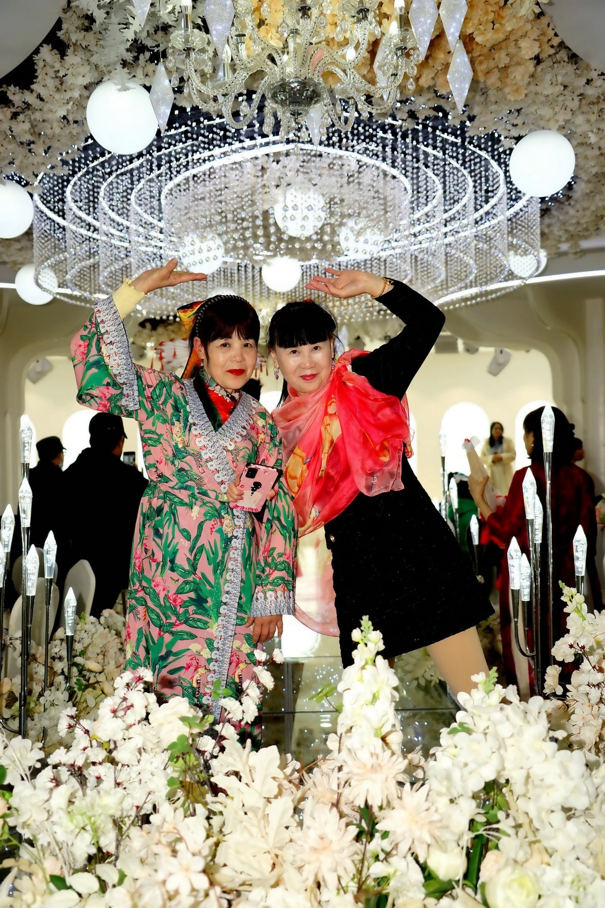 2024武汉寻梦艺术团年会上的美女！