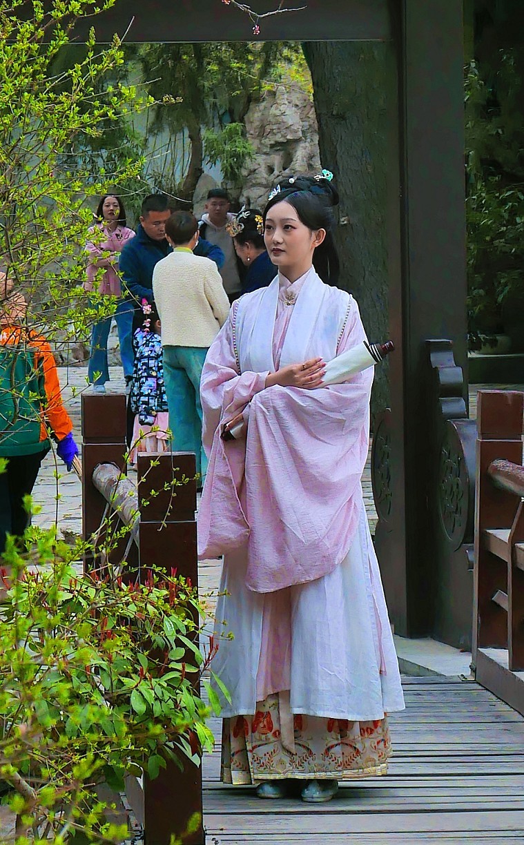 祝贺——花样年华任——60D星空(中国)版主，希望尽快走马上任把60D带的更红火昌盛活跃