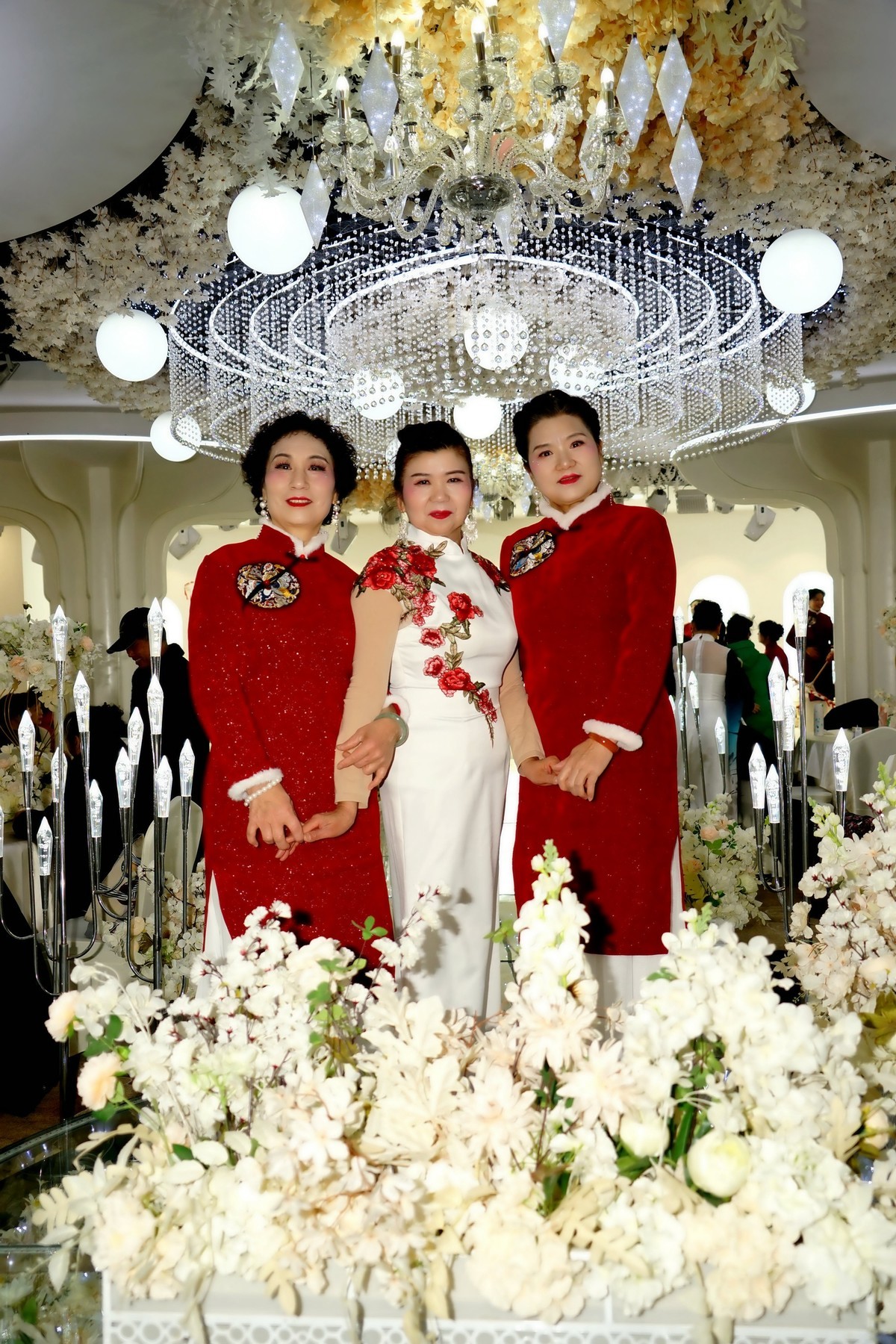 2024武汉寻梦艺术团年会上的美女！