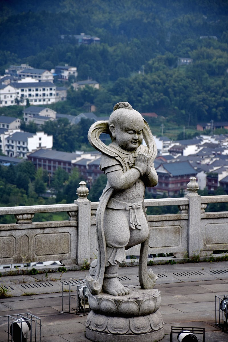 漫步星城 走街串巷（369）世界上最大的千手观音