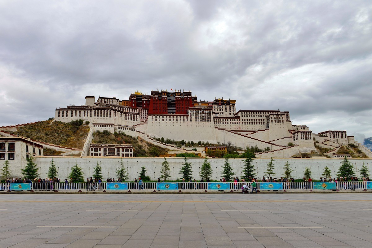 布达拉广场
