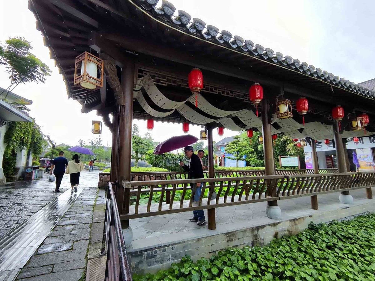 江西............新余仙女湖景区的七夕老街