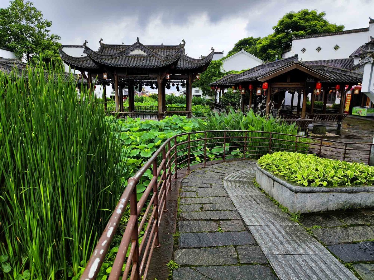 江西............新余仙女湖景区的七夕老街