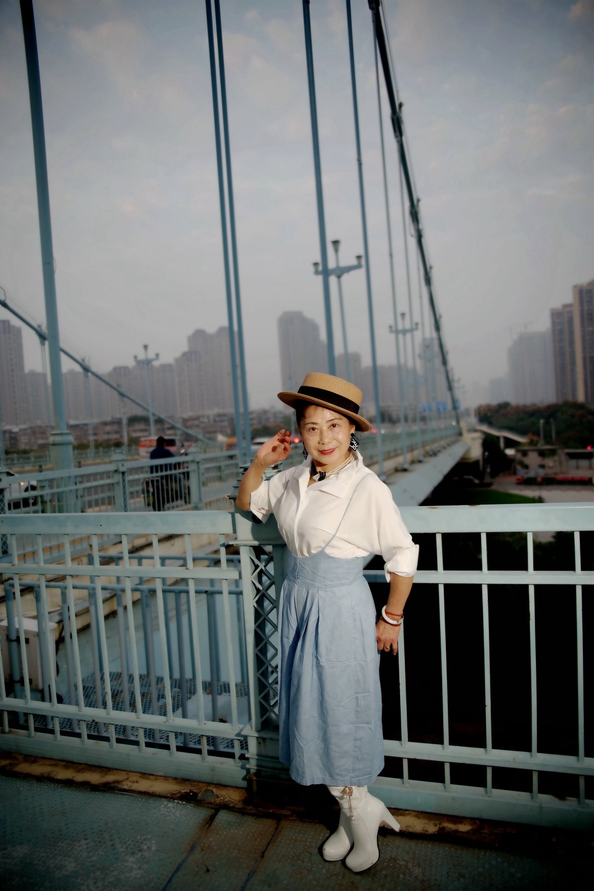 环境人像---蓝色的古田桥！