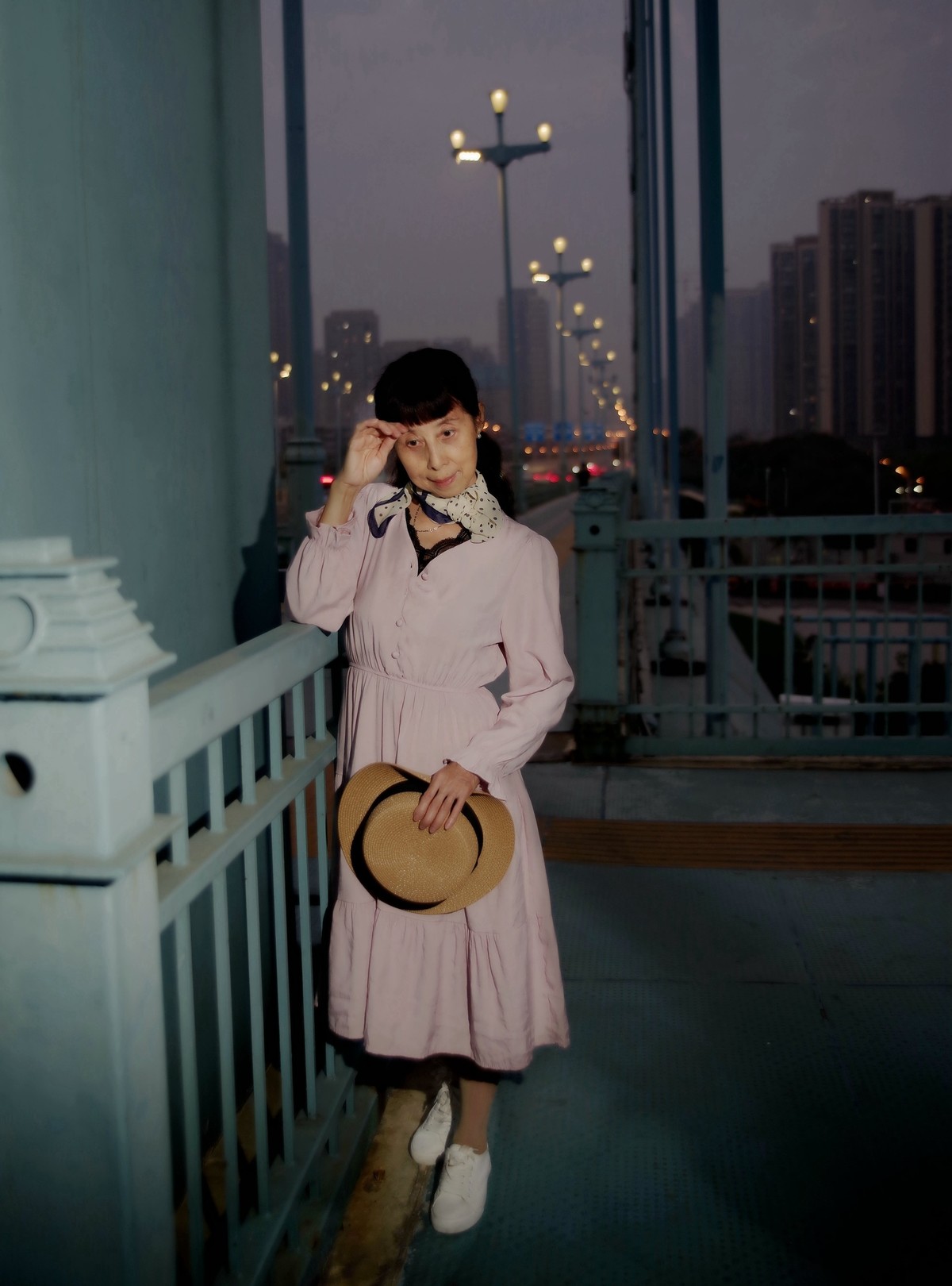 环境人像---蓝色的古田桥！