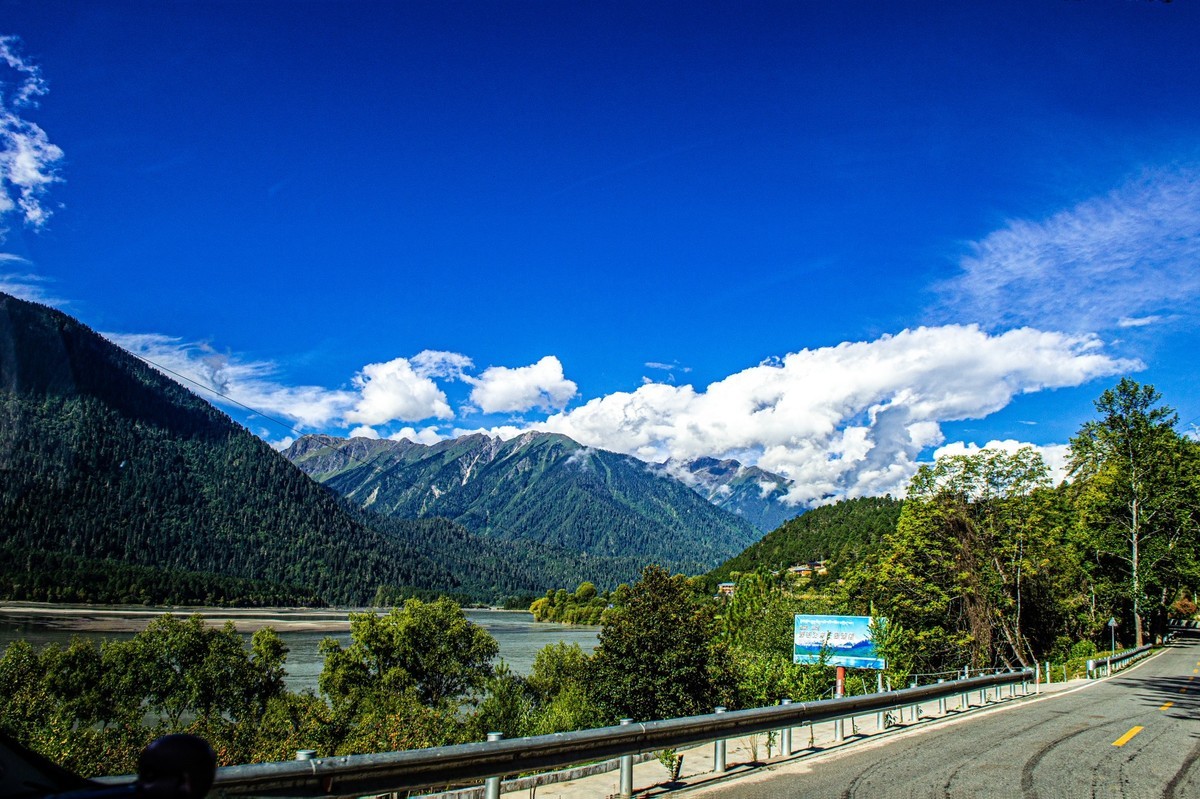 风光在路上西藏旅游沿途风光风景记实抓拍