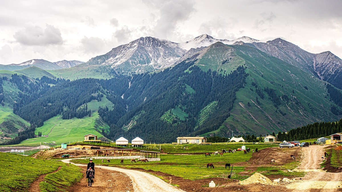 新疆行游--琼库什台返回特克斯县途中【1】