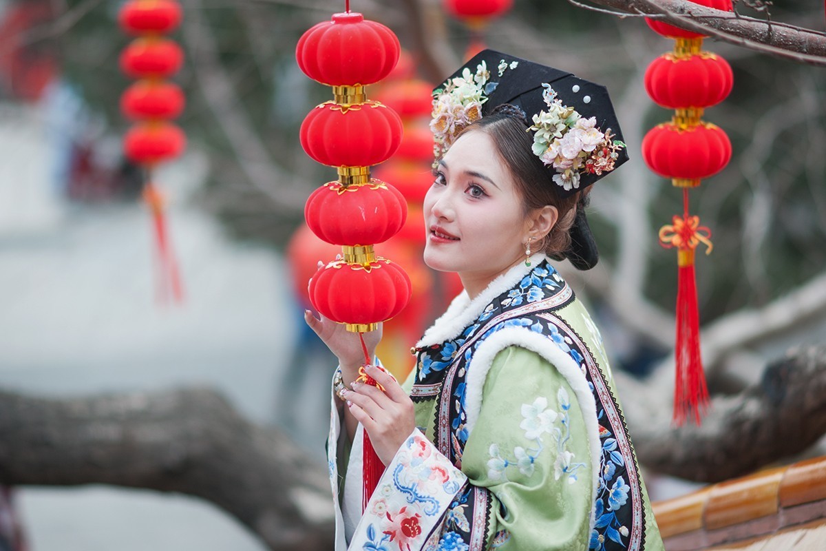 古装人像恭祝元宵佳节