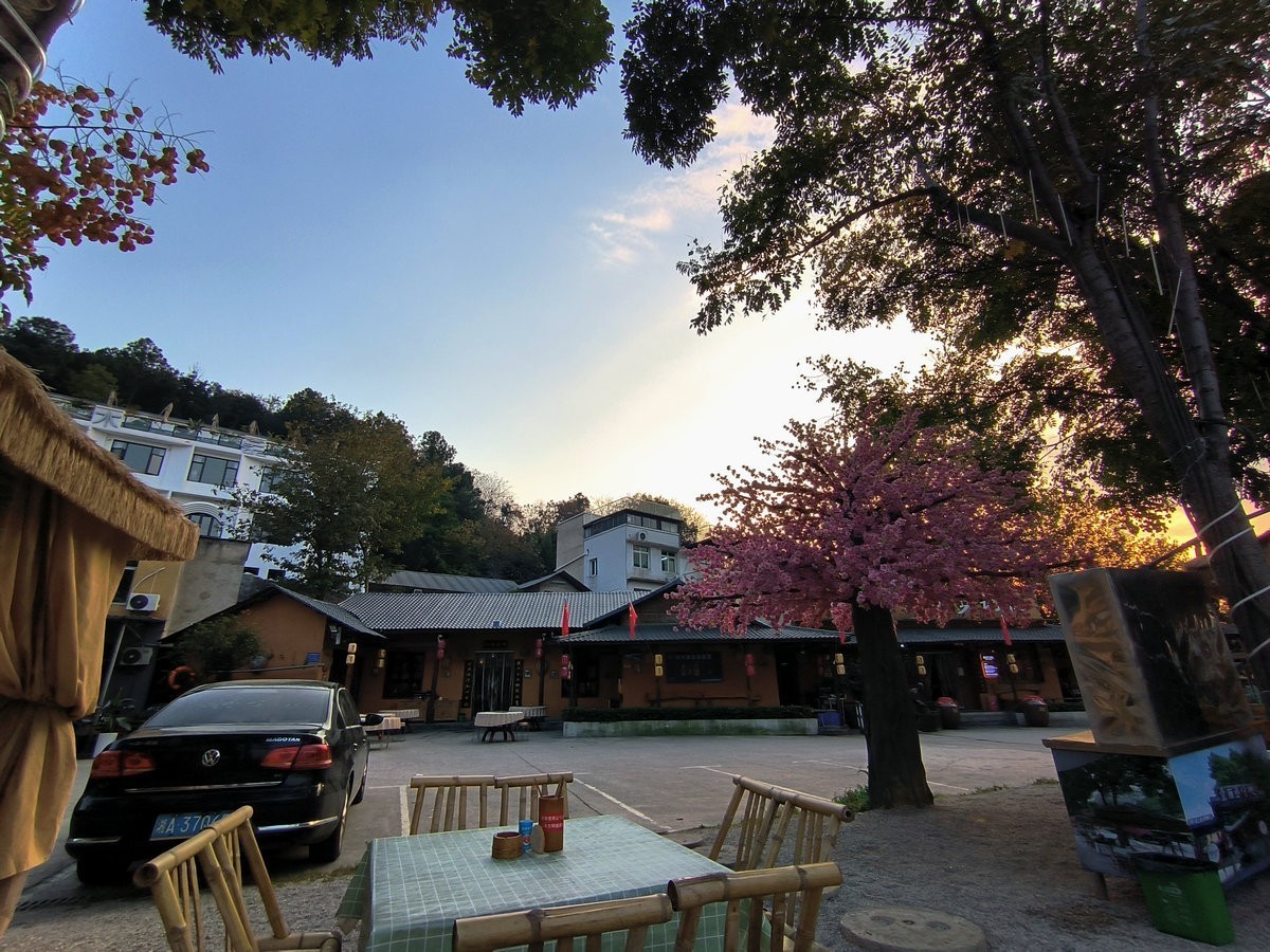 漫步星城 走街串巷（408）户外茶馆