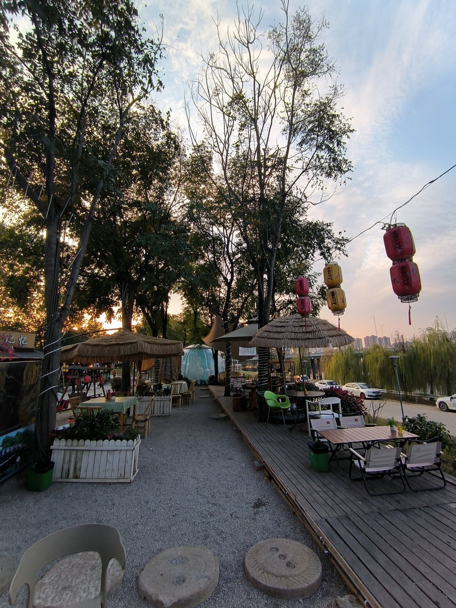 漫步星城 走街串巷（408）户外茶馆