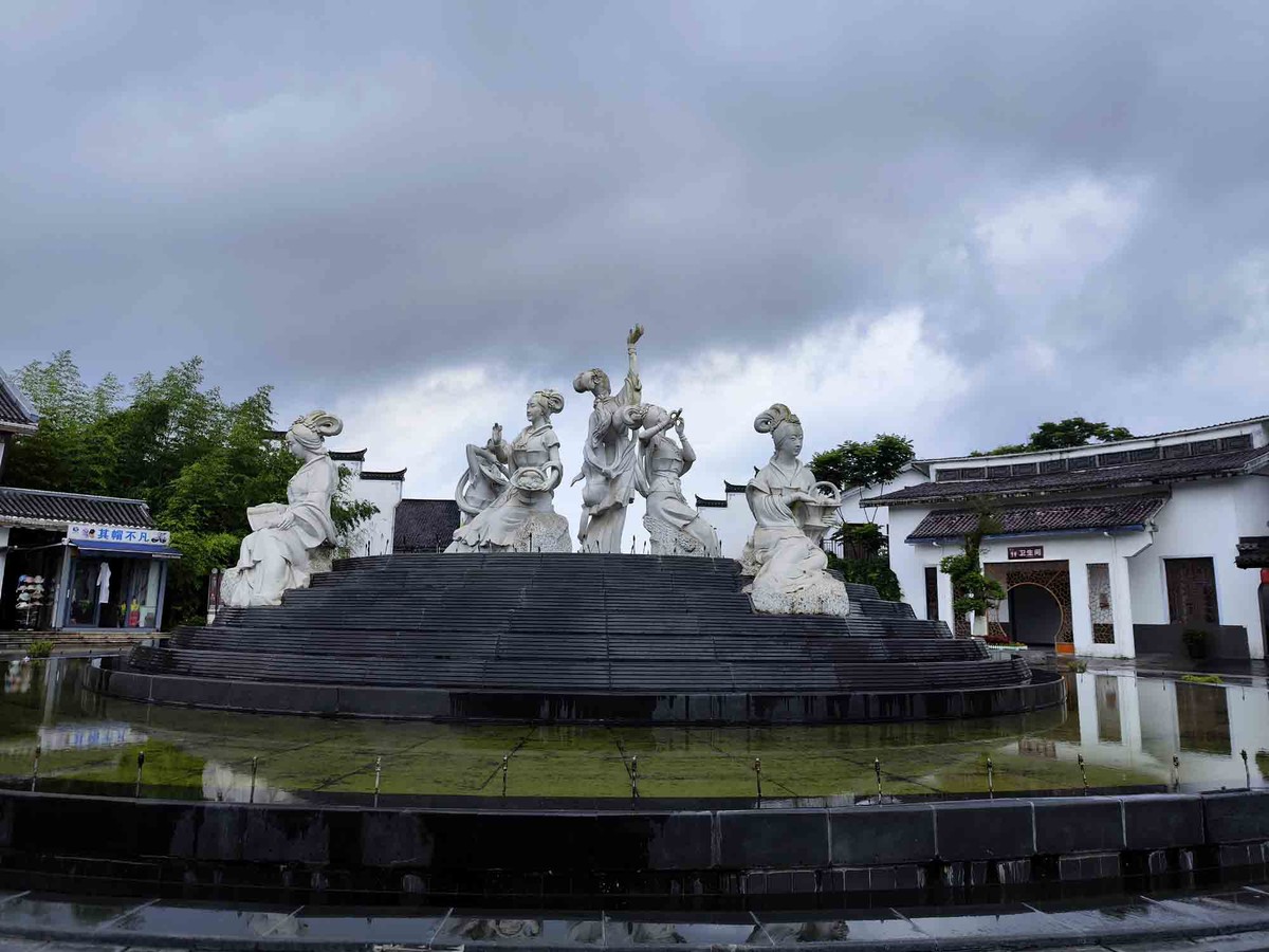 江西............新余仙女湖景区的七夕老街