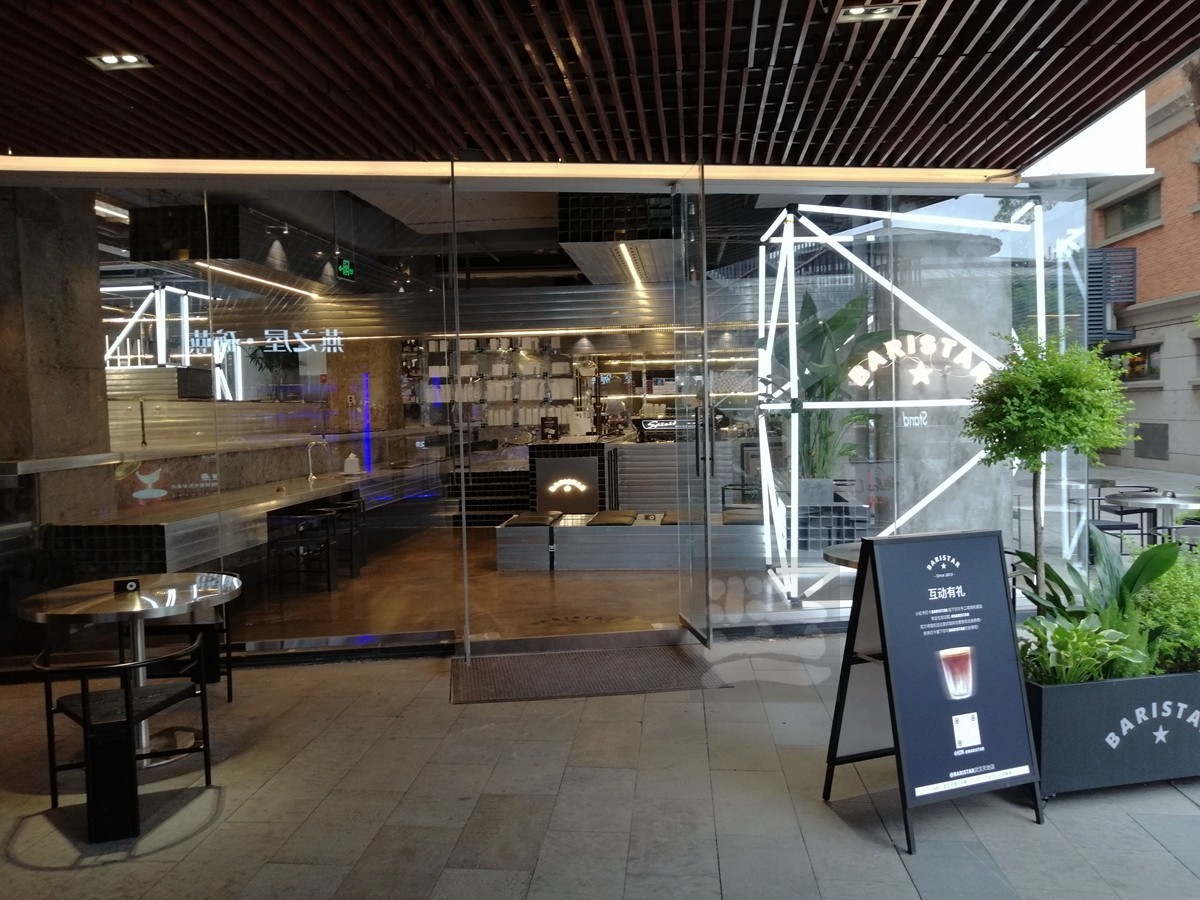 寂静的中午*橱窗——武汉天地