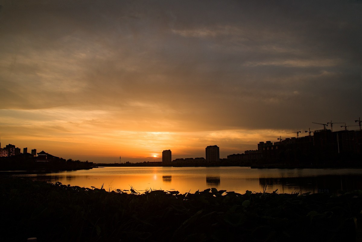 北湖的日落