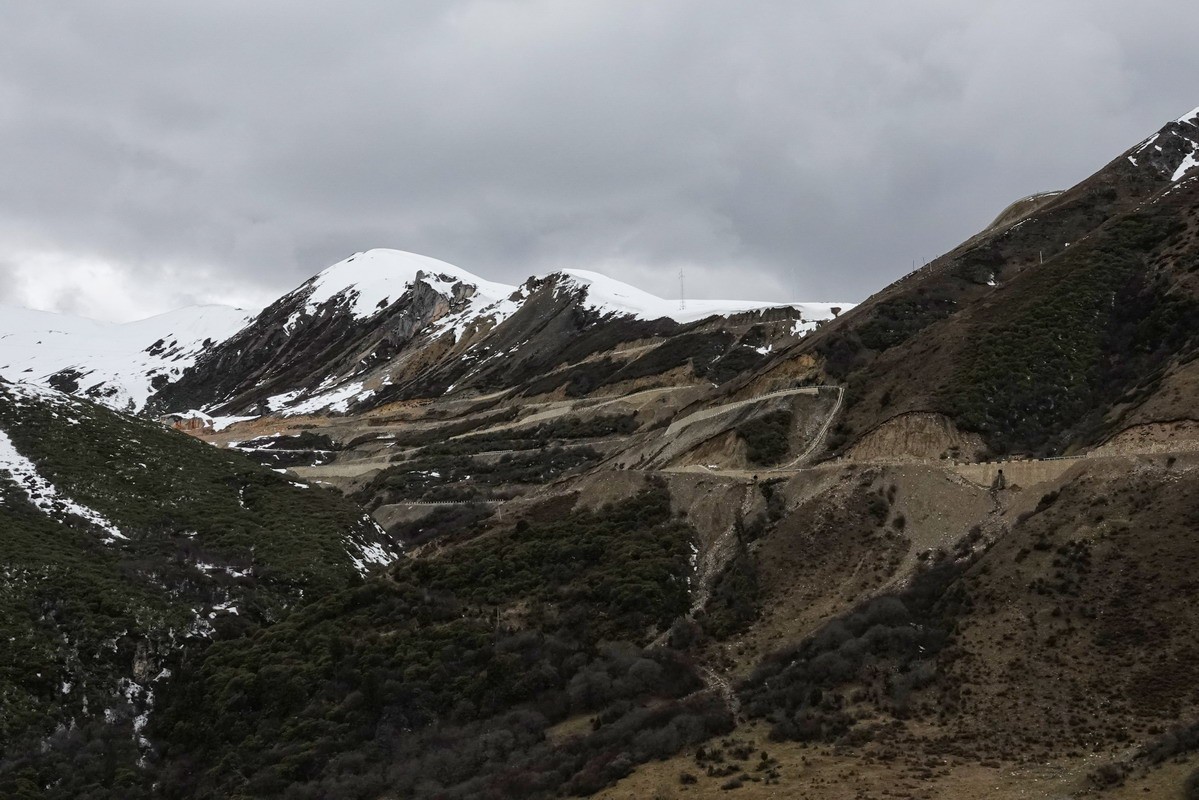 西行散论——蔡隅至蔡瓦龙公路风光