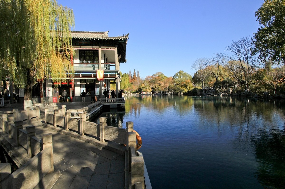 泉水清清——多彩五龙潭