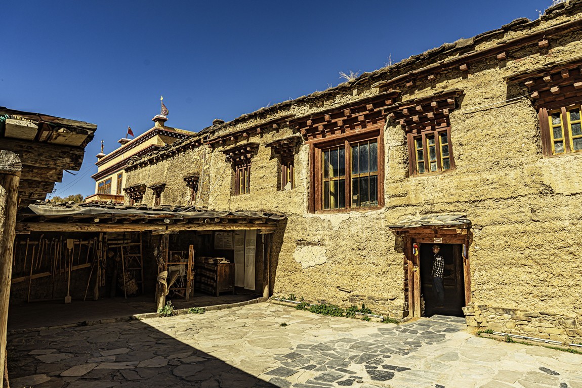 行走在318国道【26】天空之城【理塘--勒通古镇】