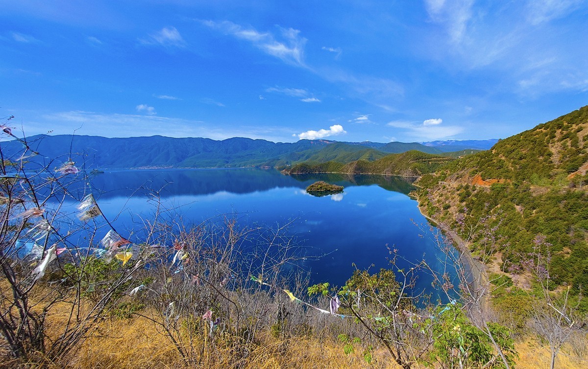蜀滇黔渝鄂骑游随拍2——泸沽湖视角