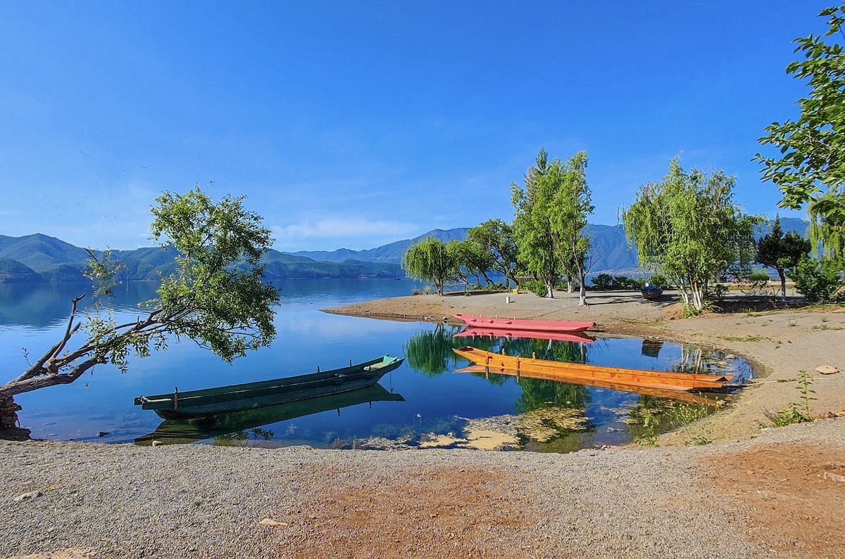 蜀滇黔渝鄂骑游随拍2——泸沽湖视角