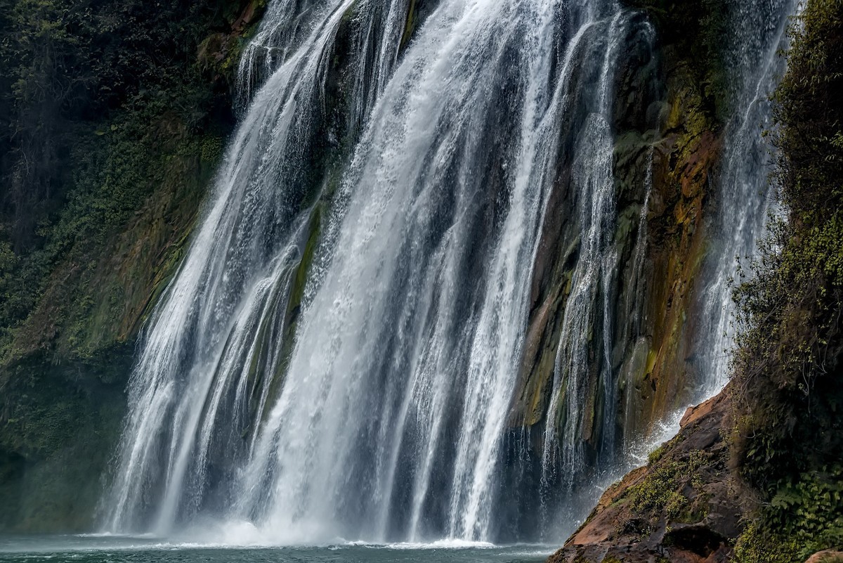 云南罗平 · 九龙瀑布群（春）