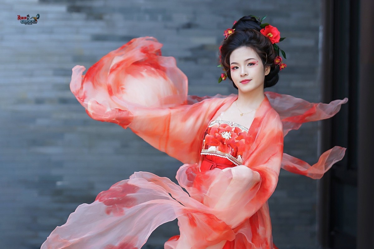 【倾城舞】---芳芳