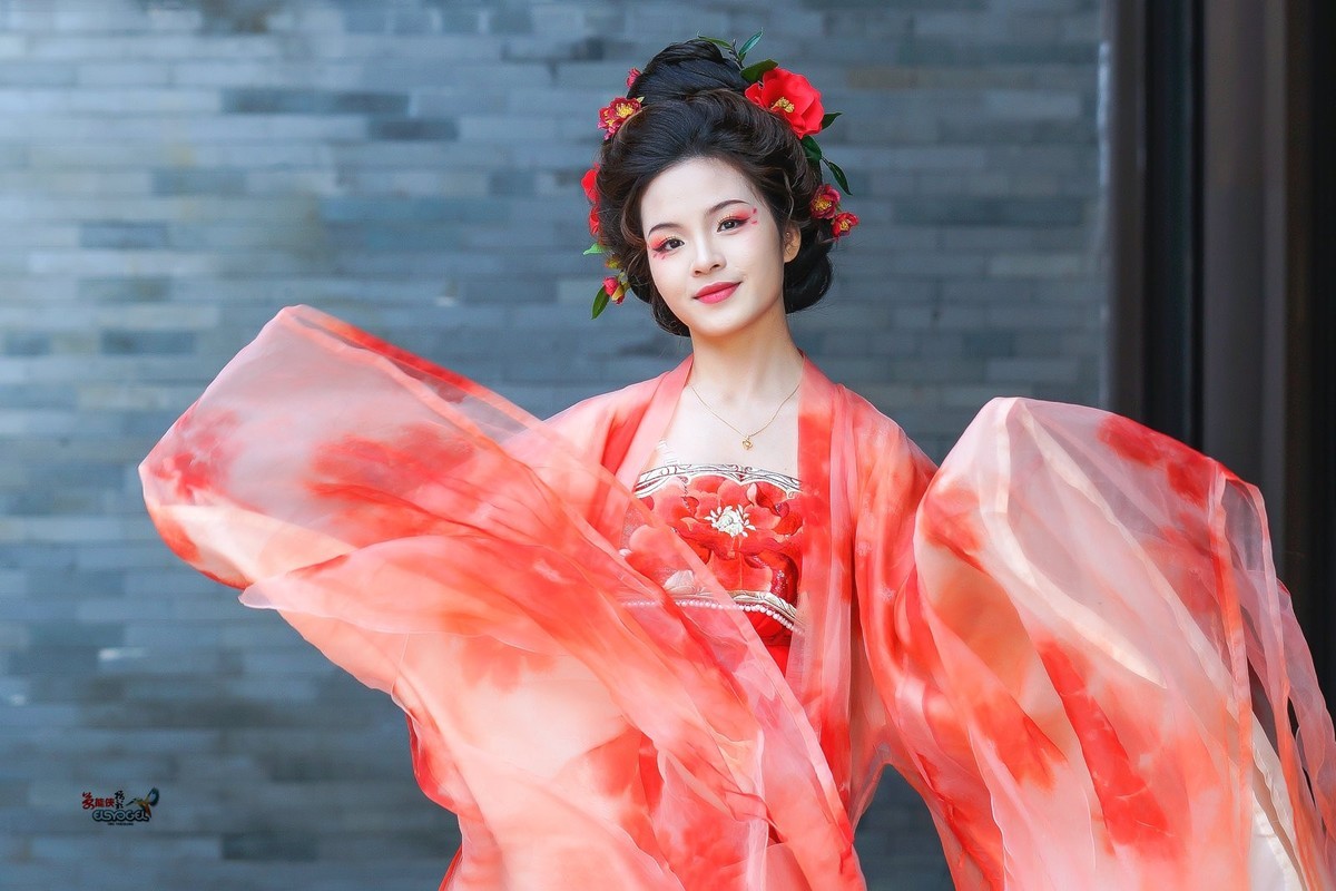 【倾城舞】---芳芳