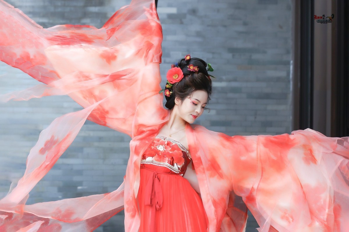 【倾城舞】---芳芳