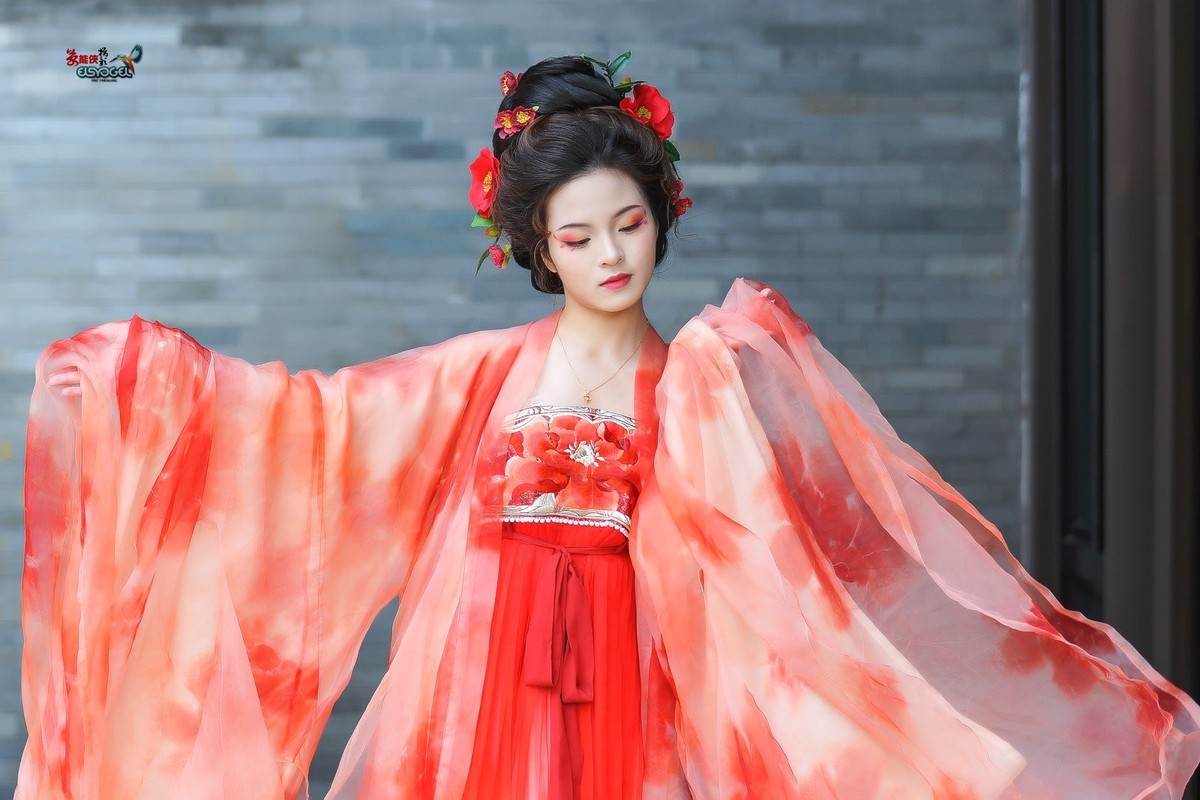 【倾城舞】---芳芳