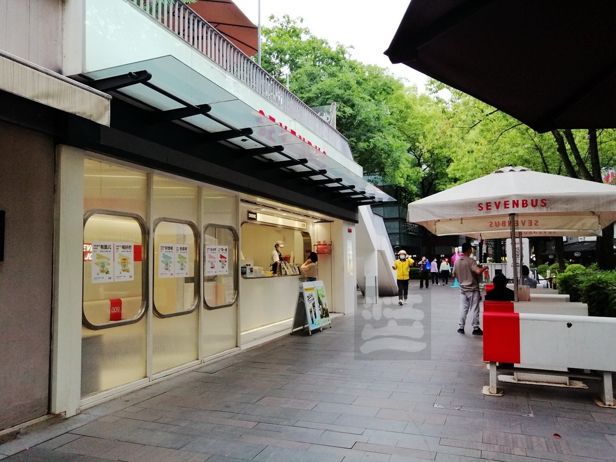 寂静的中午*橱窗——武汉天地