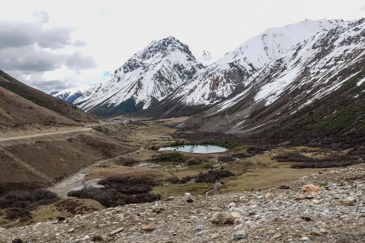 西行散论——蔡隅至蔡瓦龙公路风光