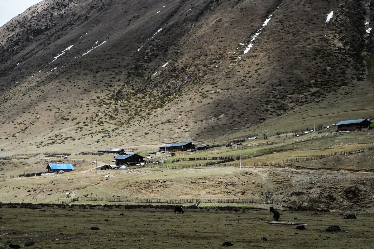 西行散论——蔡隅至蔡瓦龙公路风光