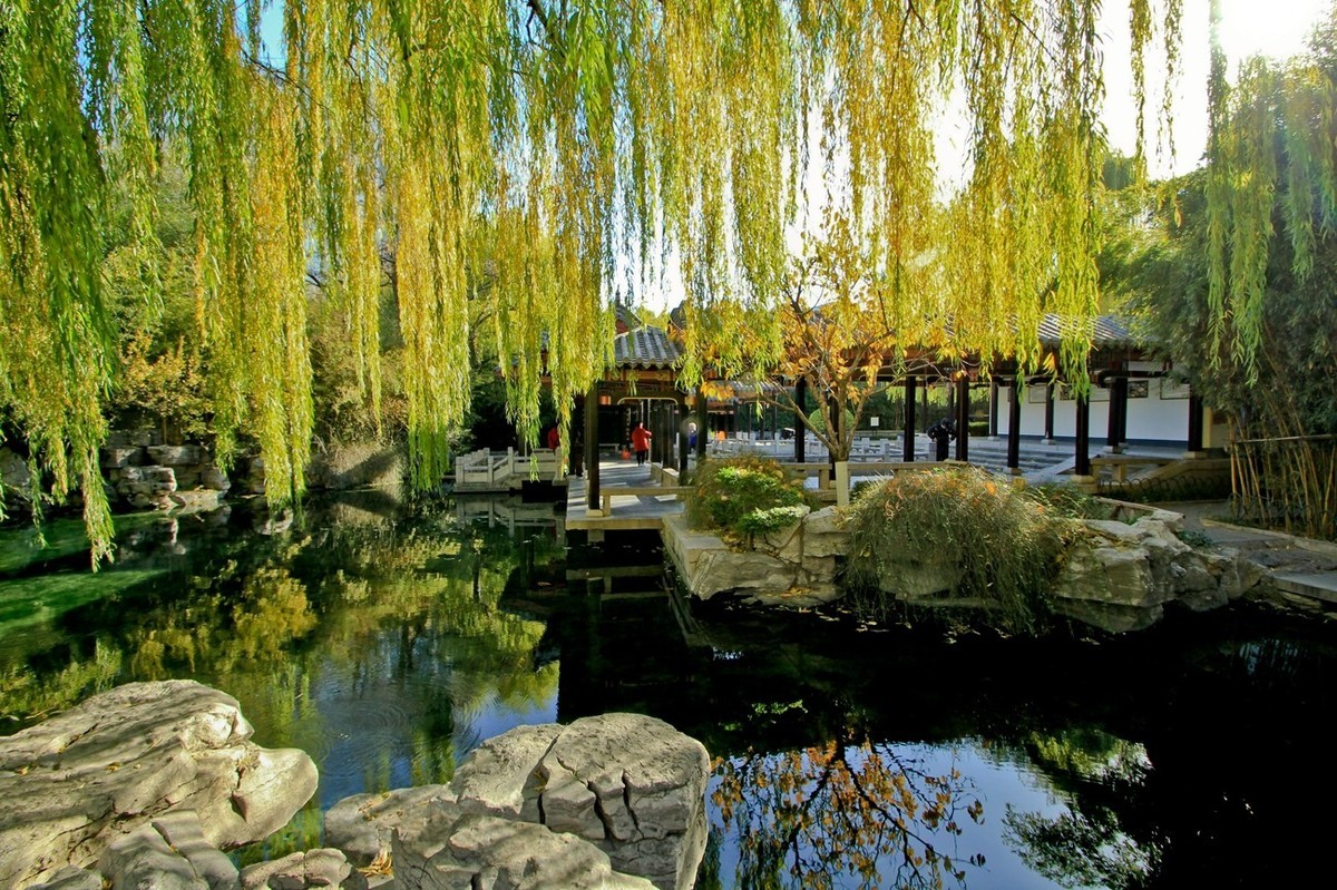 泉水清清——多彩五龙潭