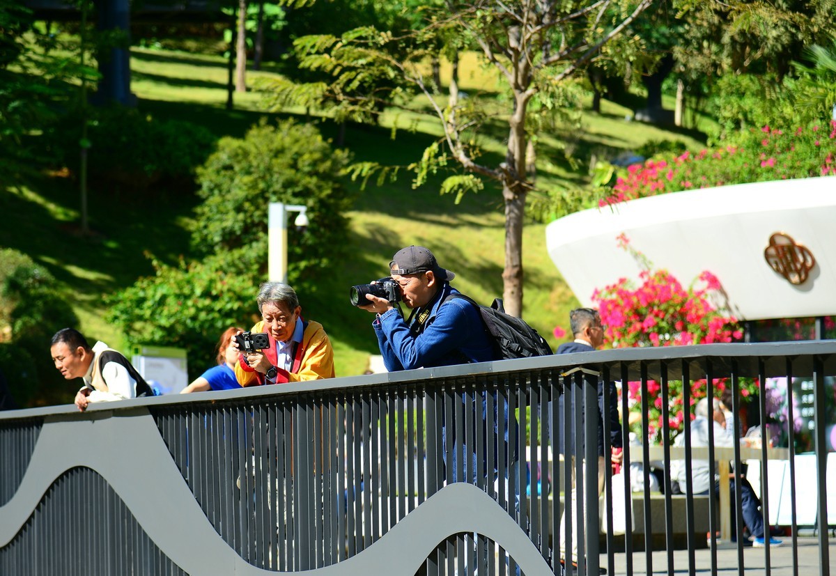 摄影人。。。。。。