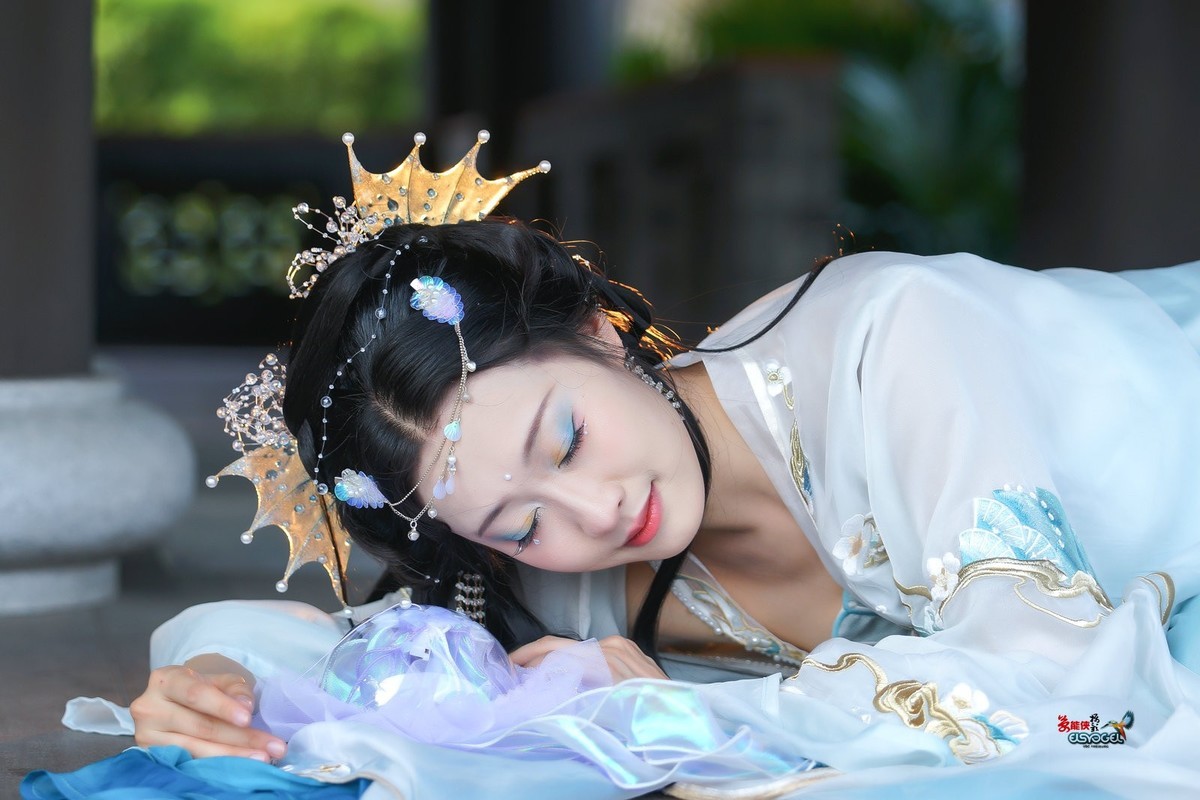 【梦幻人鱼美女】---银璐