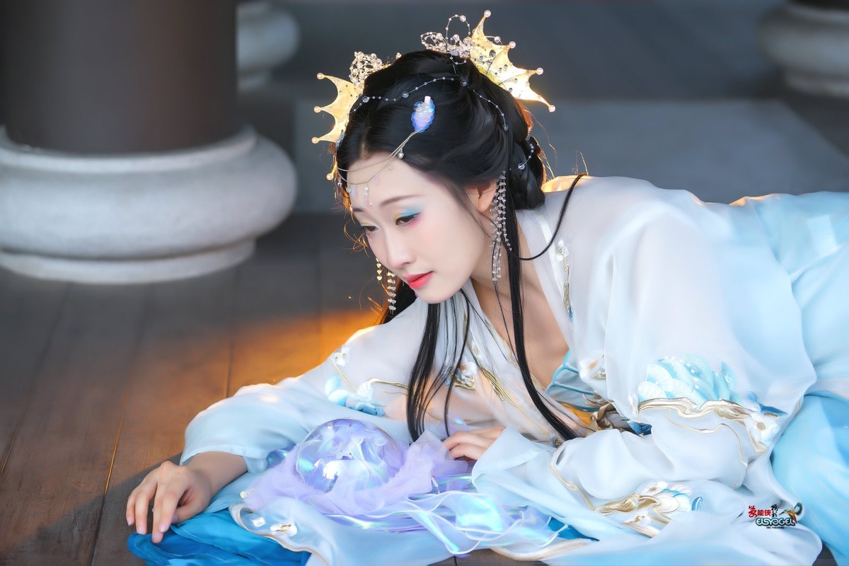 【梦幻人鱼美女】---银璐